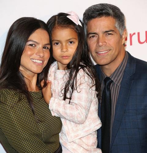 Esai Morales with his girlfriend and their daughter, Source: Pinterest