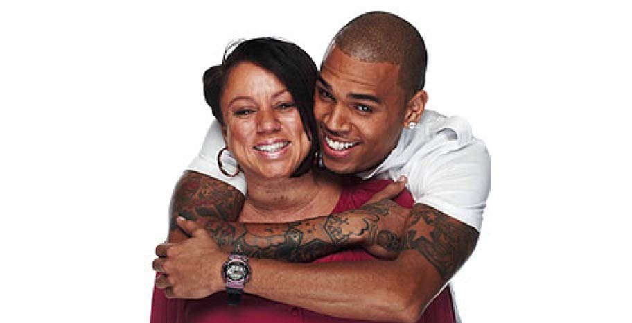 Lytrell Bundy with her brother Chris Brown, Photo Source: the count.com