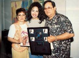 Marcella Samora and Abraham Quintanilla Jr. with daughter SelenaSOURCE: Getty Image