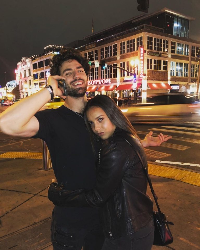 Dansby and Mallory took a picture together Image Source: Instagram@dansbyswanson