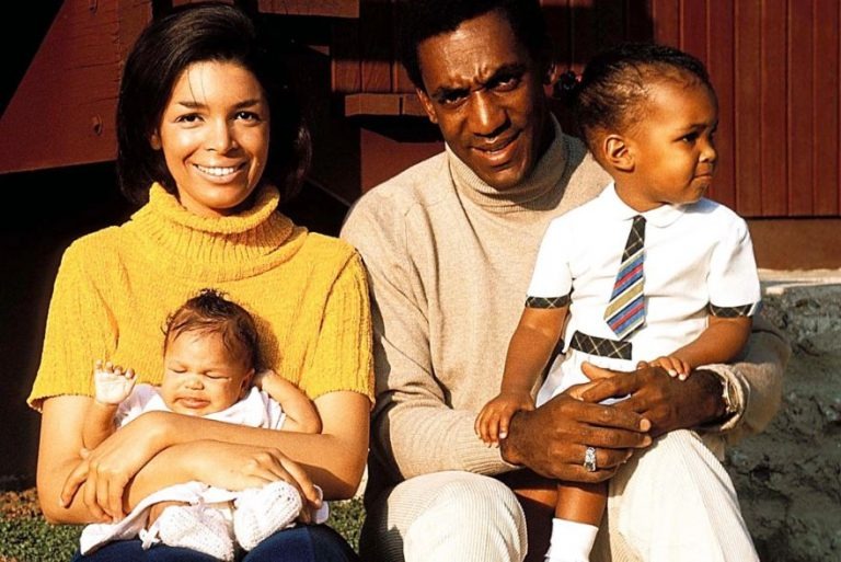 Childhood photo of Erinn Chalene Cosby in her father’s arm alongside her mother and sister. Source: Page Six