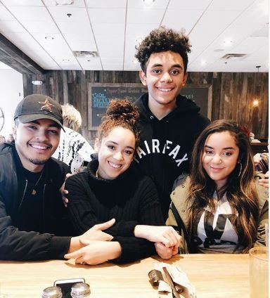 Milan Houghton with her siblings, Photo Source: Instagram @lillie_houghton