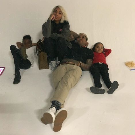 Dreka Gates with her husband & two kids, Image Source: Dreka’s Instagram @drekagates