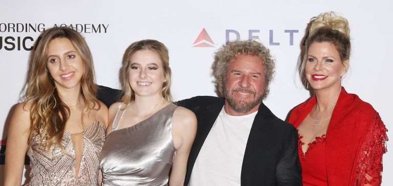 Sammy with his second wife and two daughter at an event. Sammy, with his second wife and two daughters at an event. Image Source: Getty Images