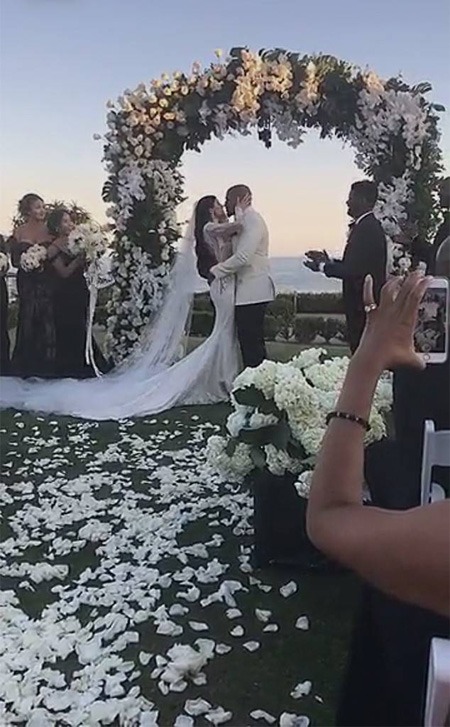 Nicole and Larry's marriage ceremony at the Montage Laguna Beach on FridaySOURCE: eonline