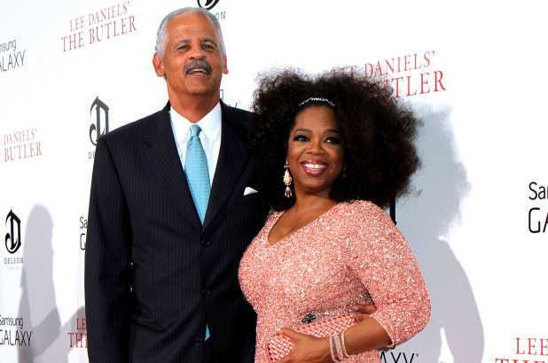 The 68 years old Stedman Graham attend in the red carpet with his partner NY Post