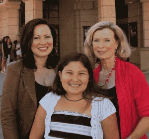 Wren with her grandmother Linda Lee Cadwell and mother Shannon Lee source: Pinterest