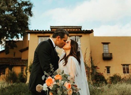 Holly Marie Combs Marries Her Three Years Of Boyfriend, Mike Ryan In 2019 Source: Instagram@thehmc