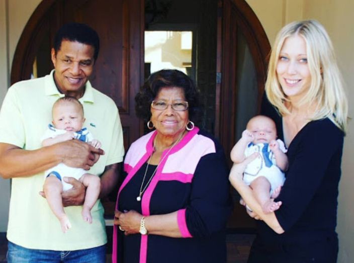 Jackie Jackson With Family