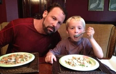 Zander with his father, Billy Mcknight Source: dailymail