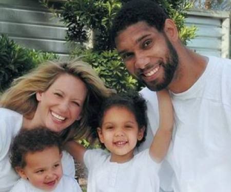 The family photo of Amy Sherrill Sourceqq: Pinterest 