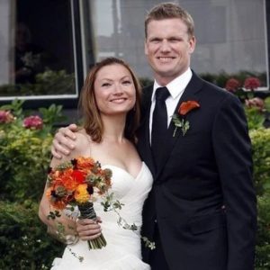 oely and her husband on their wedding.Image source: Bing.com