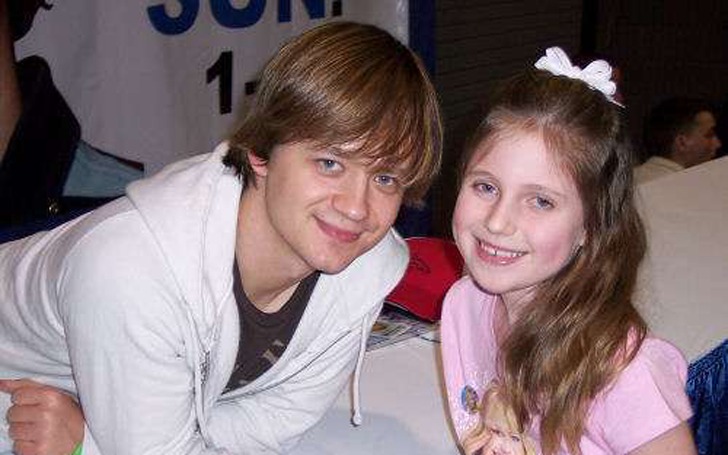 Noah Earles with her father, Jason Earles Source: Wikiage