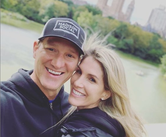Danny Kanell clicking selfie with his wife Courtenay (Photo: Instagram)
