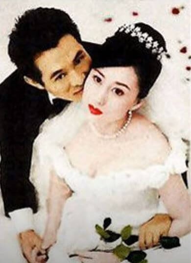 Huang Qiuyan ex husband Jet Li with his bride Nina Li Chi at their wedding. Source: YouTube 