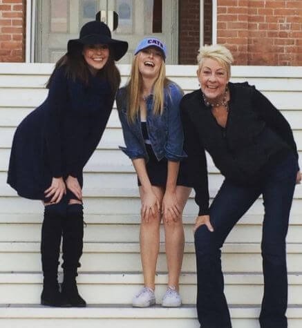 Kahtia Hall with her mother and sister. Sources: Instagram