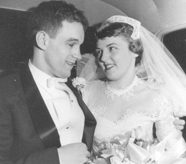 Ron Paul with his bride, Carol Wells Paul on their wedding day. Source: Pinterest 