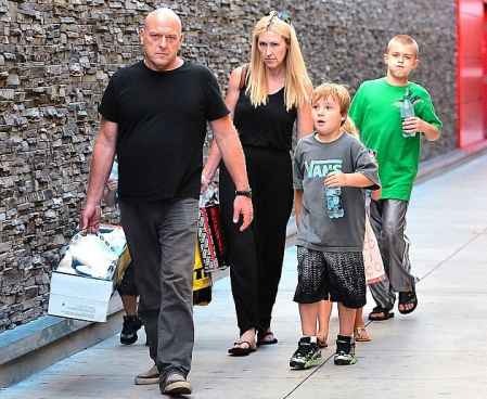 The family photo of Bridget Norris along with her children and husband Source: Daily Mail