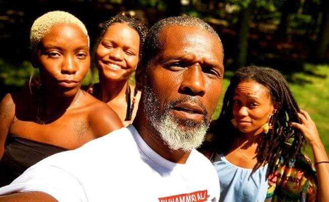 Curtiss Cook with daughters, Isis, Kimani, and Jade. Source: Instagram 