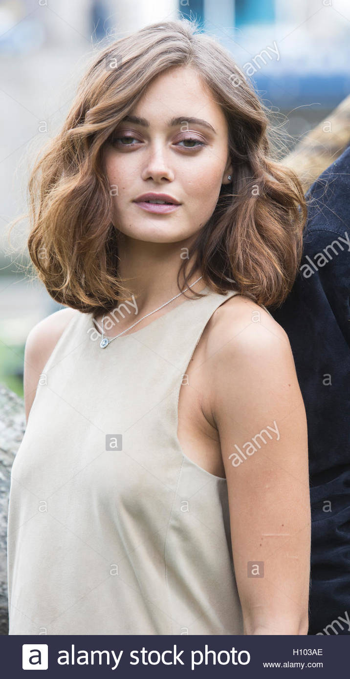 Ella Purnell Images