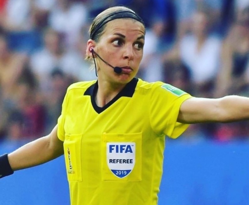 Stéphanie becomes the first female referee of a men’s Champions League match