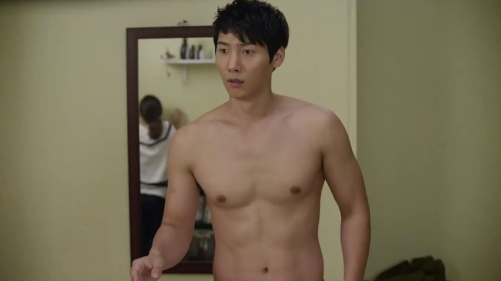Shirtless Body of Lee Sang