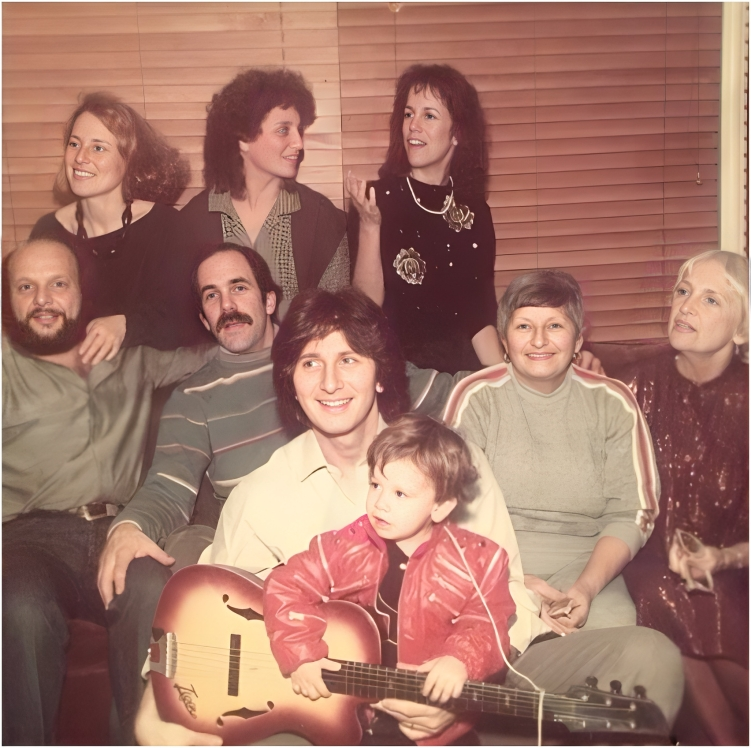 julian bunetta's family photo