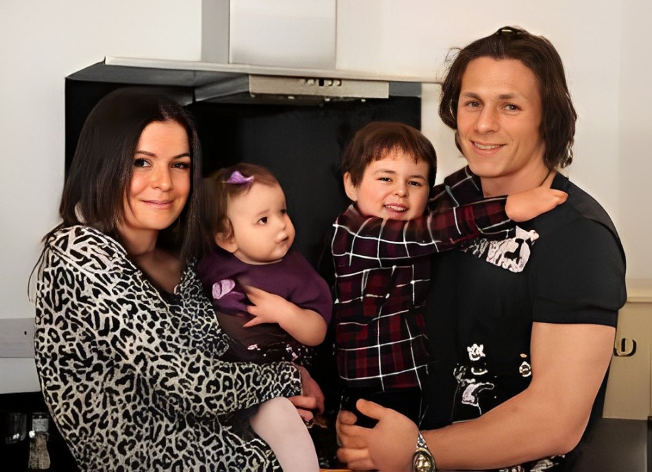 Gareth Ainsworth's family