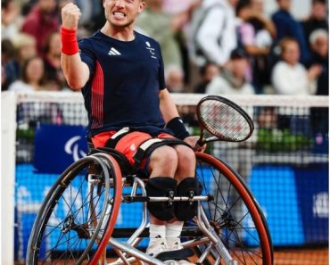 Alfie Hewett's bio